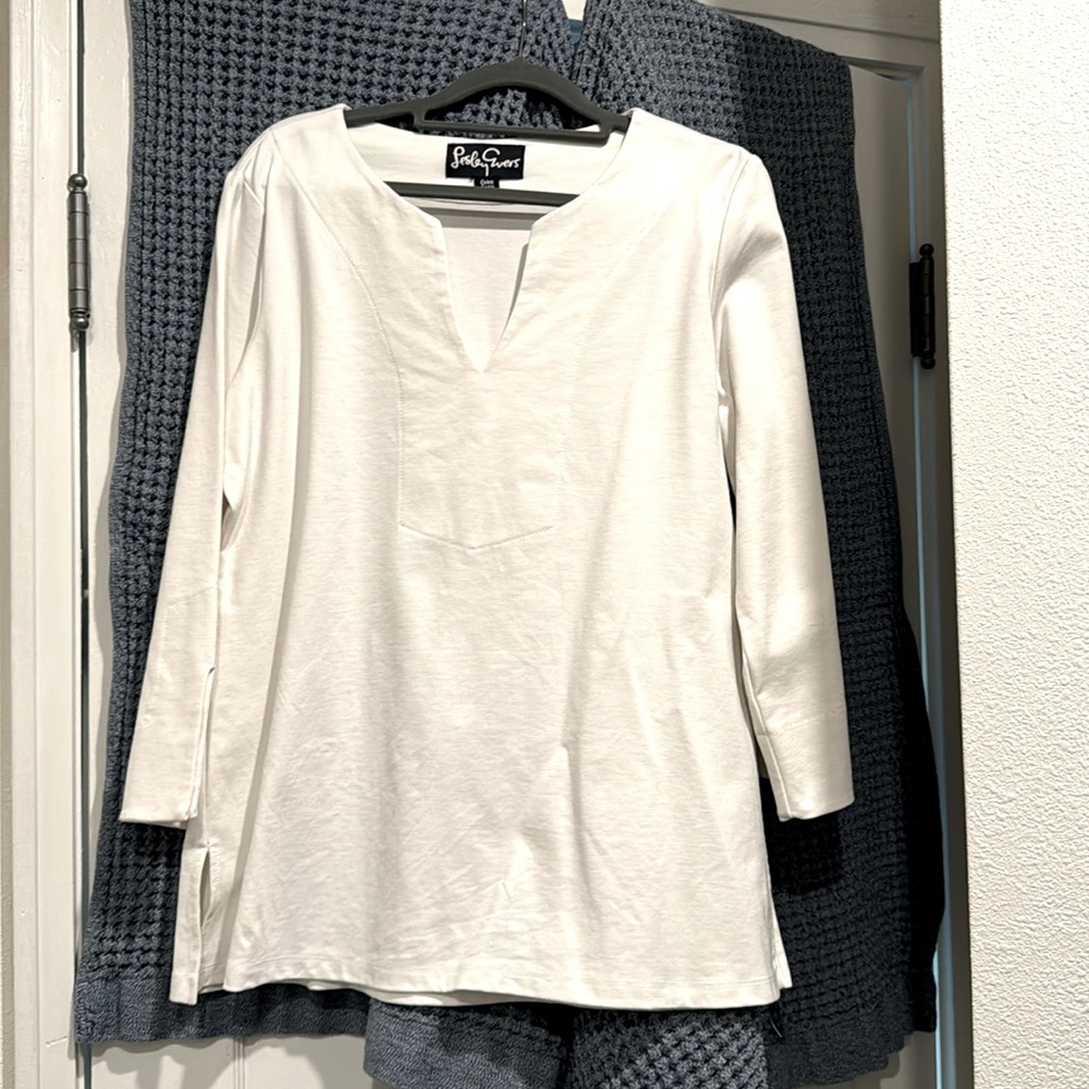 White, ¾ sleeve top. Casual professional
